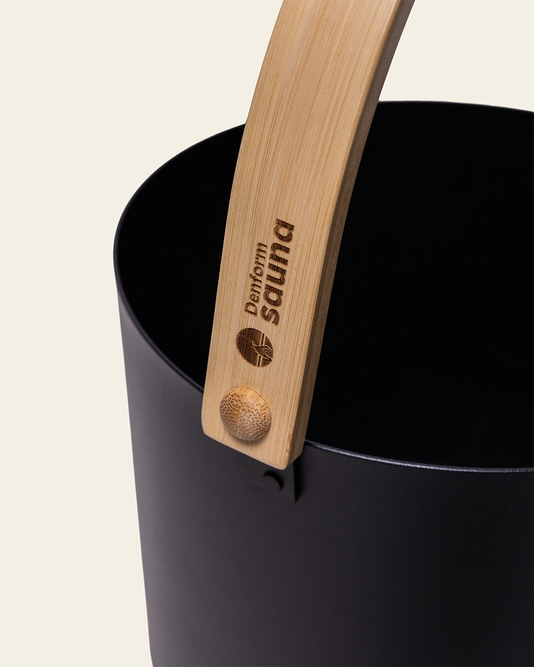 Bastuhink i aluminium och bambu